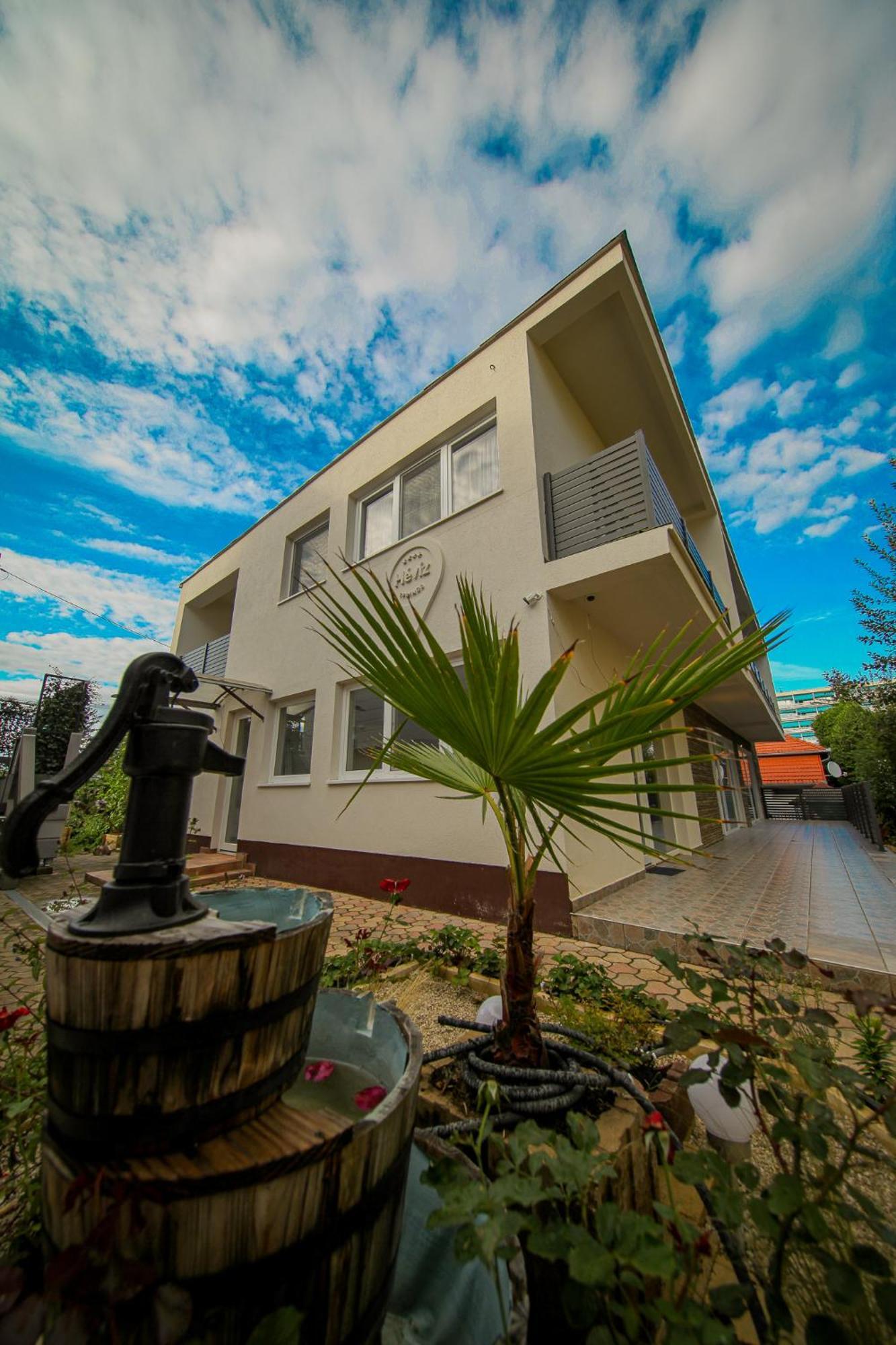 ****Heviz Springs Apartments Екстер'єр фото