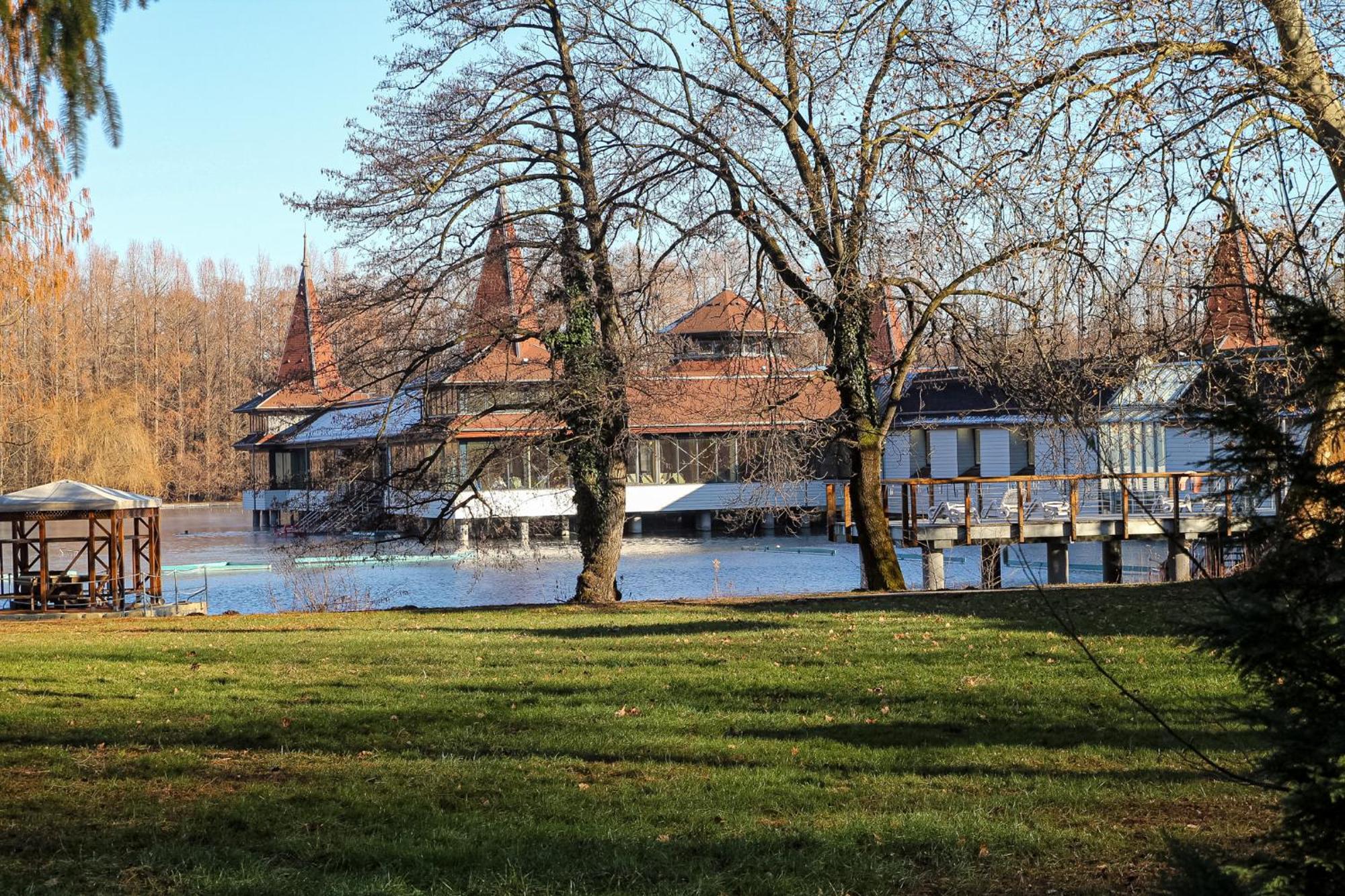 ****Heviz Springs Apartments Екстер'єр фото
